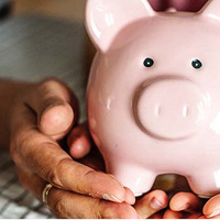 Pénzre van szükségem: megtakarításból vagy hitelből szerezzem meg?